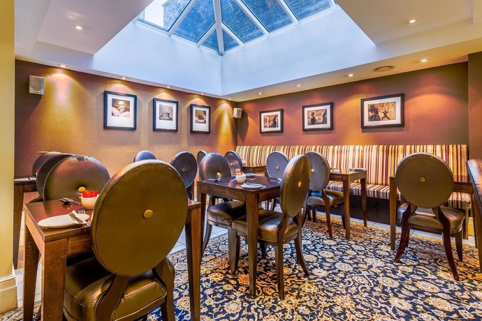 Hotel Tophams