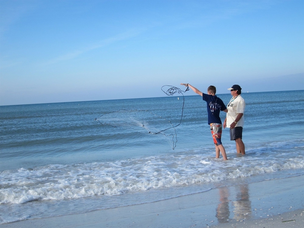 Hotel Tradewinds Sandpiper Beach Resort