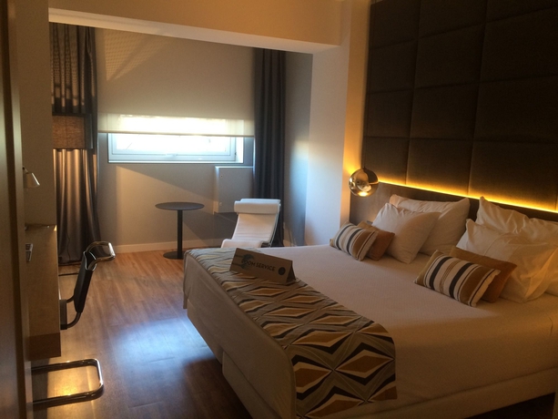 Hotel Tres Reyes-iruña Palace