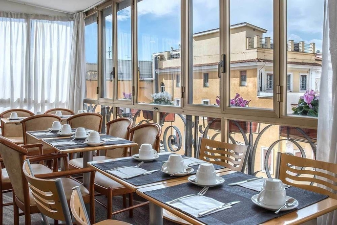 Hotel Tritone