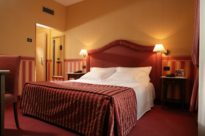 Hotel Tritone