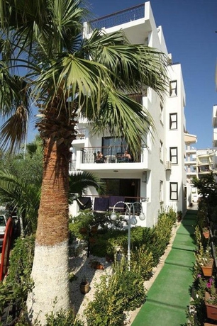 Hotel Tuntas Apartment Altinkum