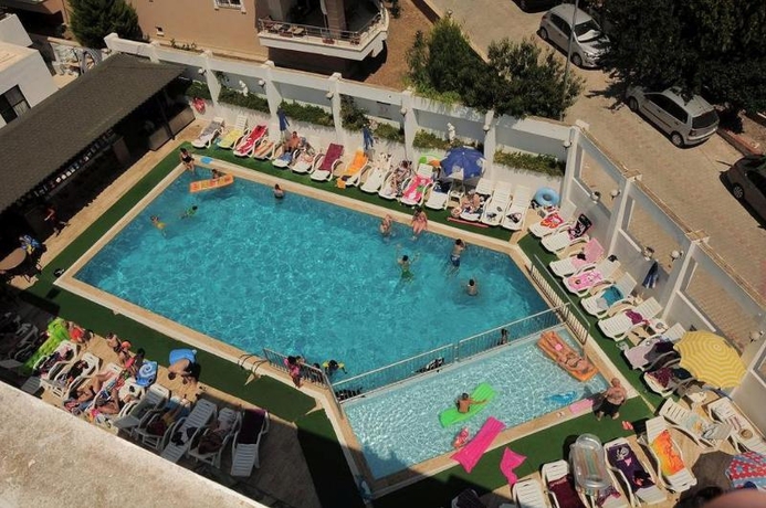 Hotel Tuntas Apartment Altinkum