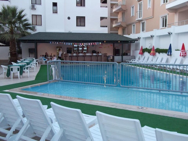Hotel Tuntas Apartment Altinkum