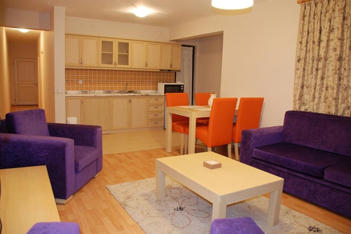 Hotel Tuntas Apartment Altinkum