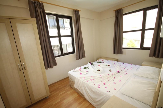 Hotel Tuntas Apartment Altinkum