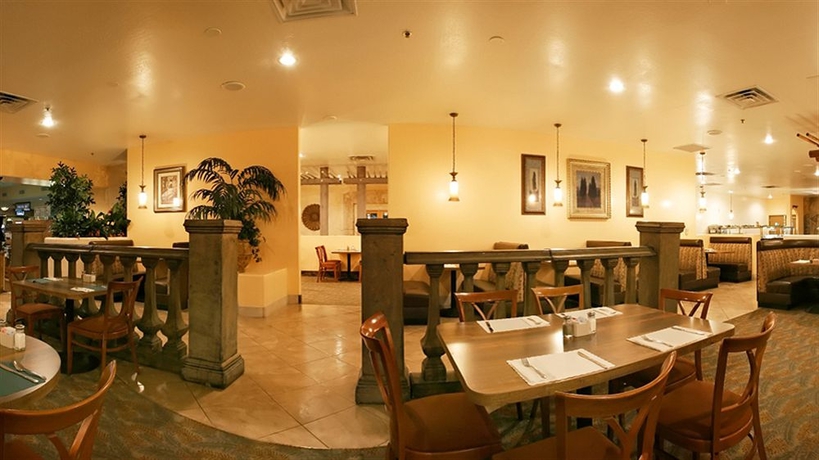 Hotel Tuscany Suites & Casino