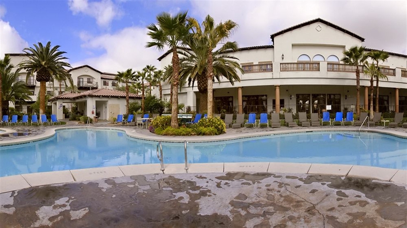 Hotel Tuscany Suites & Casino