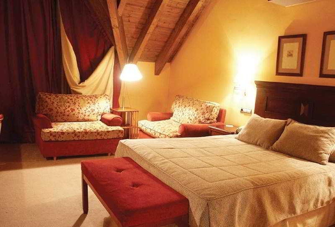 Hotel Villa De Sallent 4*