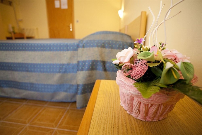 Hotel Villa Moderna (salsomaggiore Terme)