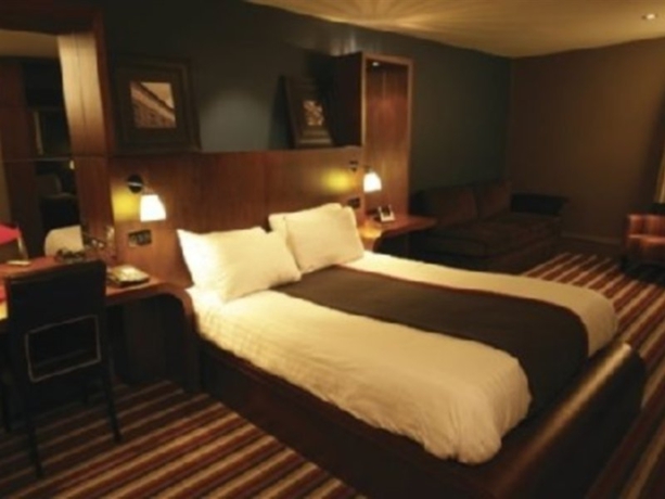 Hotel Village & Leisure Club Bury