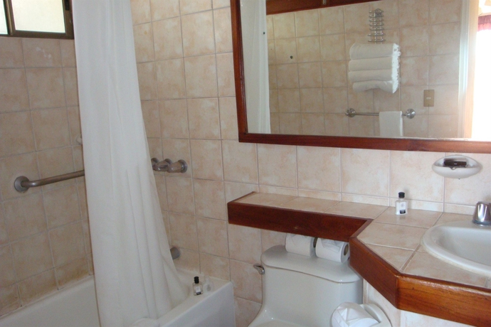 Hotel Villas Sol and Beach Resort