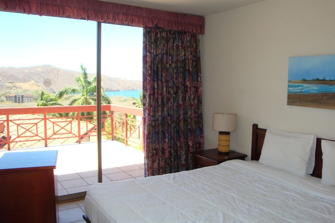 Hotel Villas Sol and Beach Resort