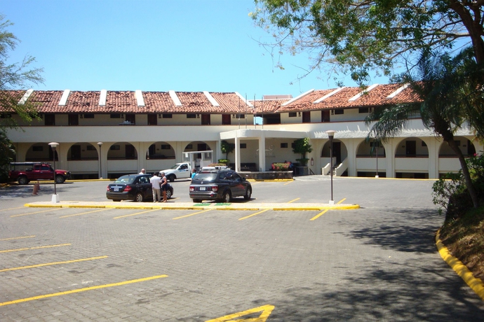 Hotel Villas Sol and Beach Resort