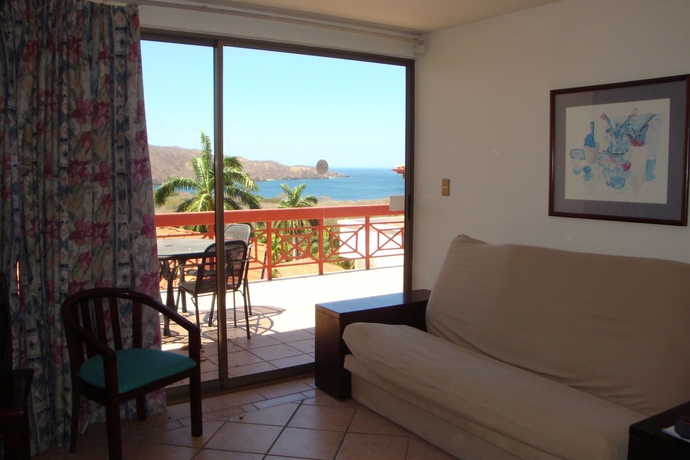 Hotel Villas Sol and Beach Resort