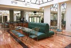 Hotel Vulturul Negru