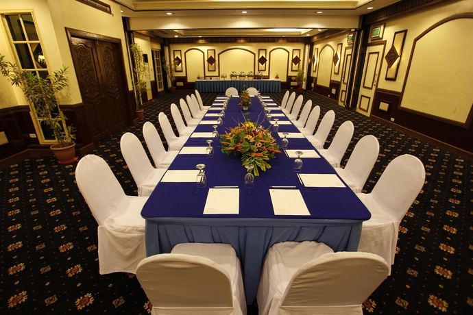 Hotel Waterfront Insular