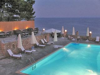 Hotel Yalis