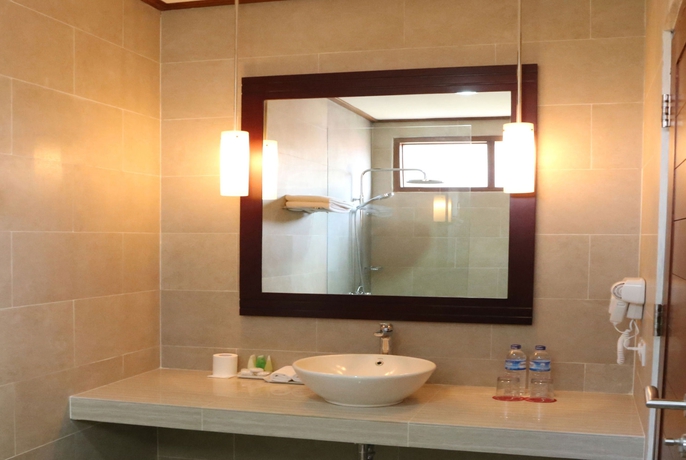 Hotel Yulia Beach Inn