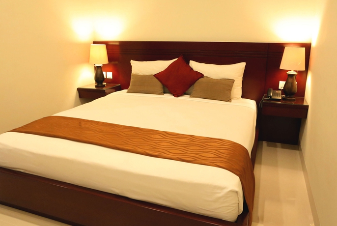 Hotel Yulia Beach Inn